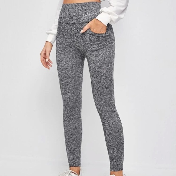 Light Grey Waistband Leggings with Pockets in L - Picture 2 of 3
